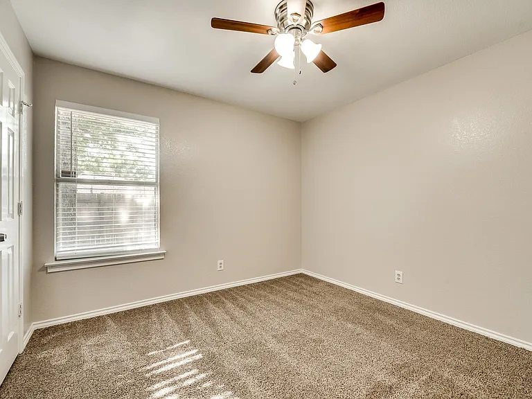 6108 Paradise Dr — Photo 32