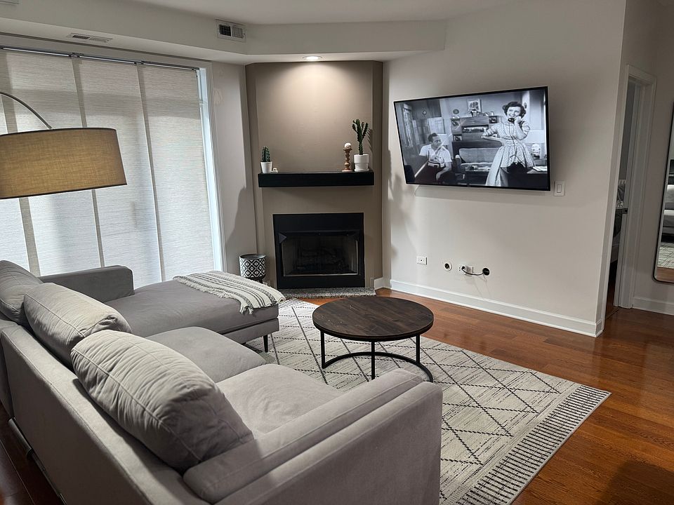 1st image of 680 N Green St APT 207