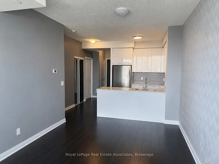 55 Eglinton Ave W #606 — Photo 3