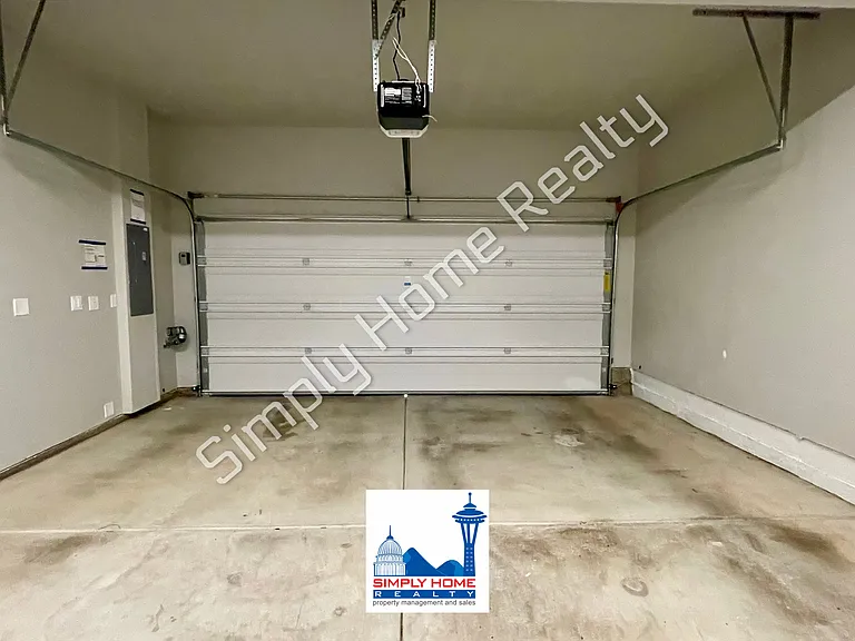 18715 Emmons Ct E — Photo 21
