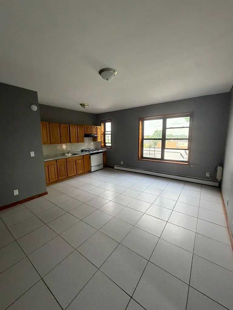 2 bed, $1,550 — Photo 4