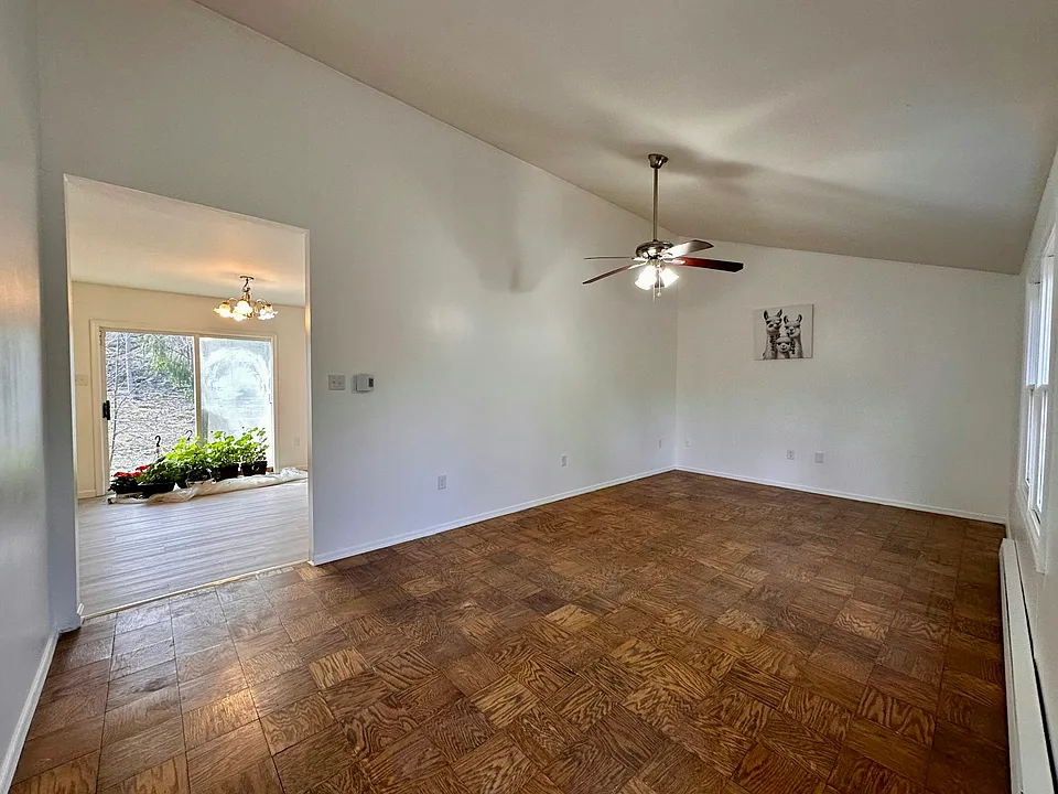 2412 Winding Way