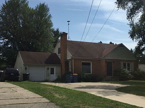 5th image of 1438 Lancashire Dr SE