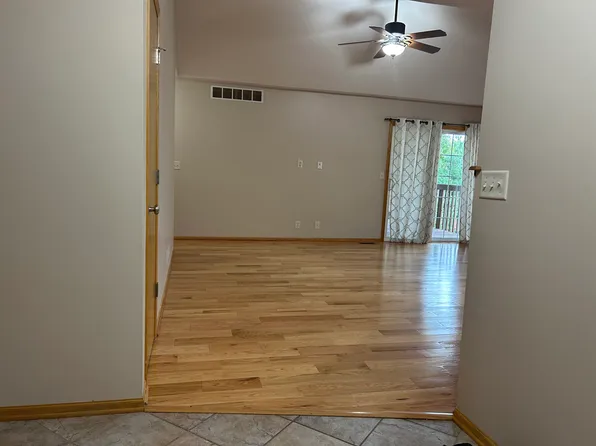 8850 Truchard Rd, Lincoln, NE 68526