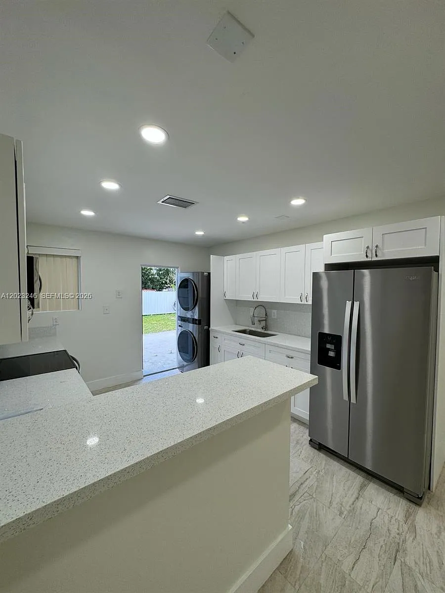 Building Photo - 1222 NW 102nd St #2