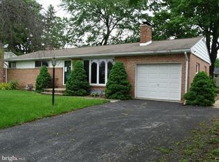 2465 Bradford Dr, York, PA 17402