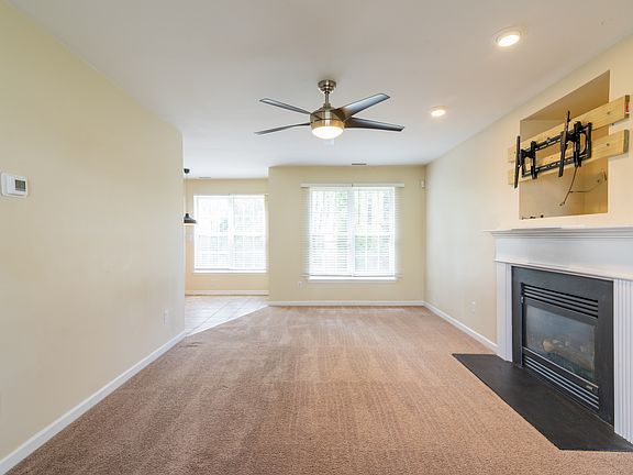 4th image of 1313 Charidge Ln