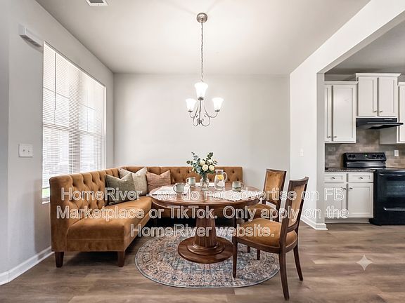 3rd image of 196 Daisy Cir
