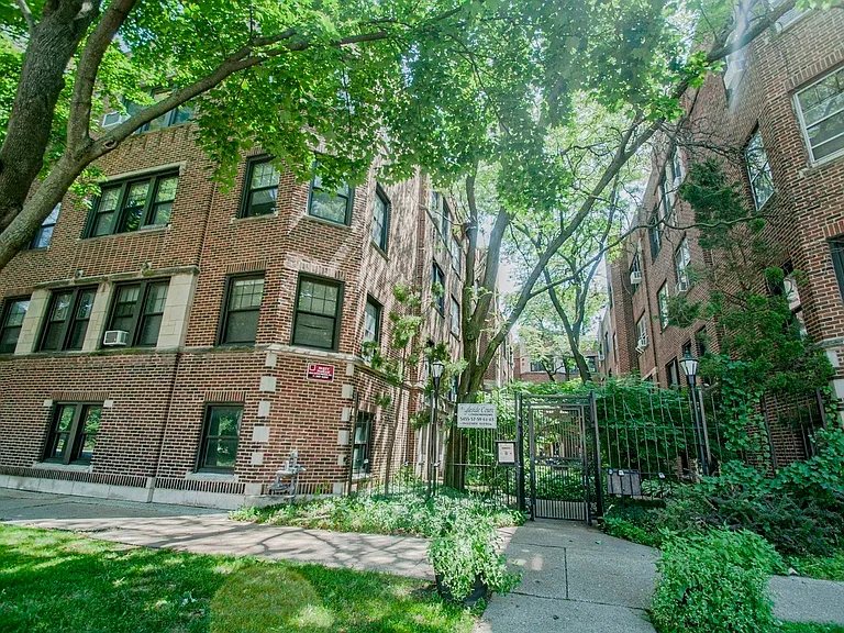 5457 S Ingleside Ave #3E — Photo 1