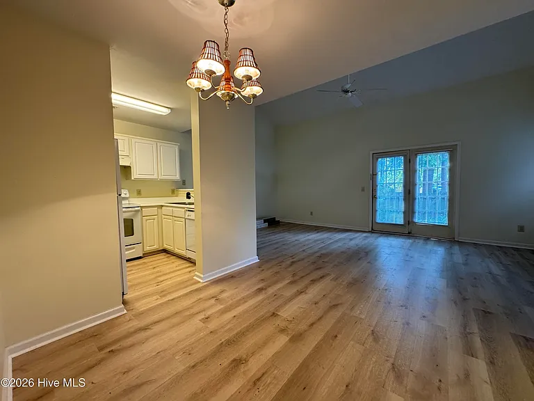 5147 Lamppost Cir — Photo 6