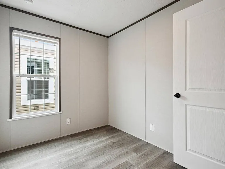10 Benjamin Ln — Photo 7