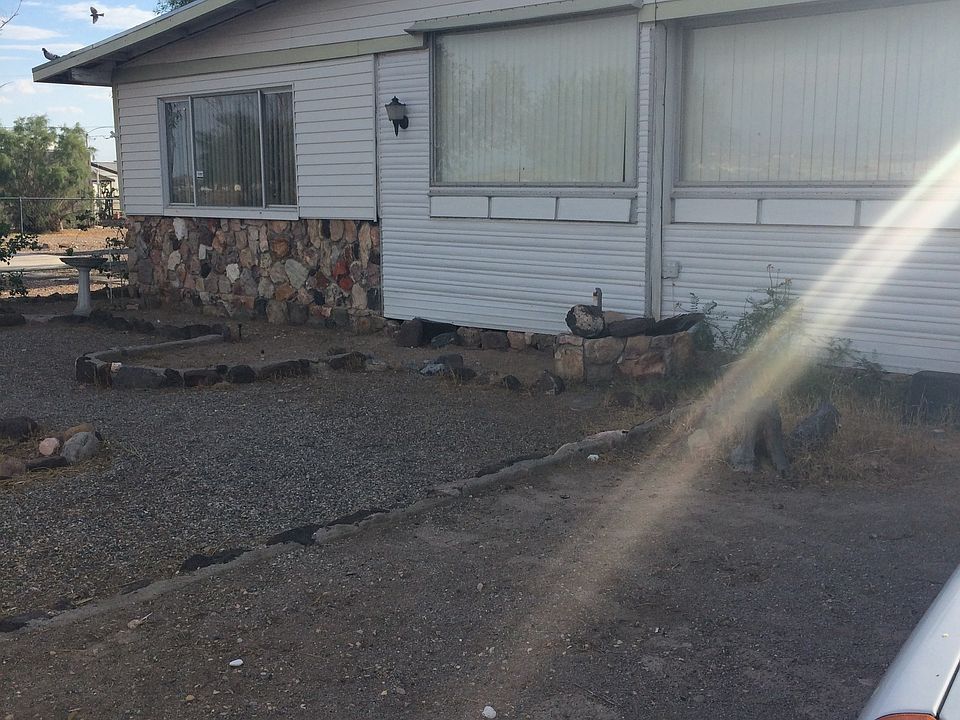 1st image of 2073 Lakeside Dr