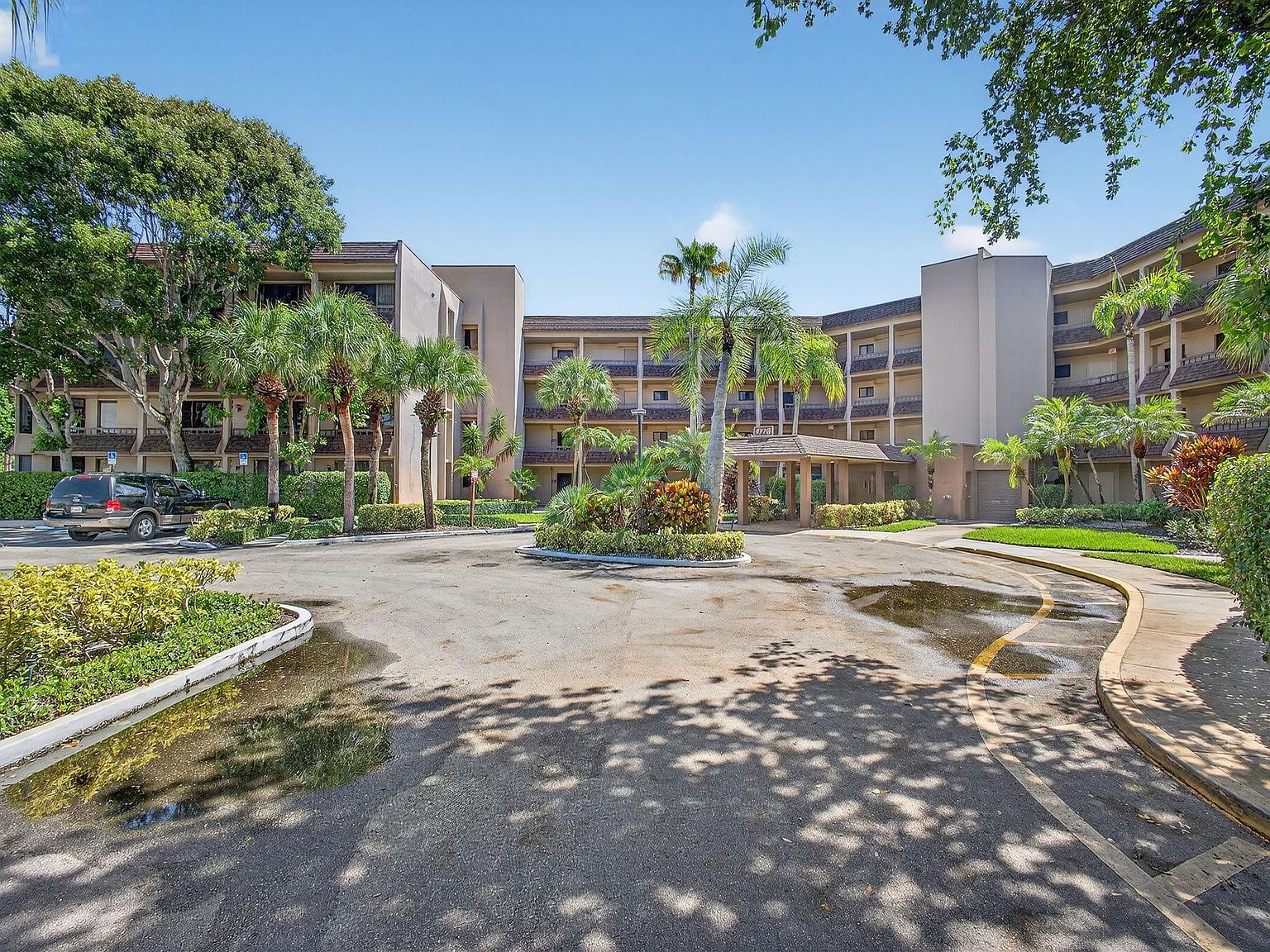 4770 Fountains Drive #104