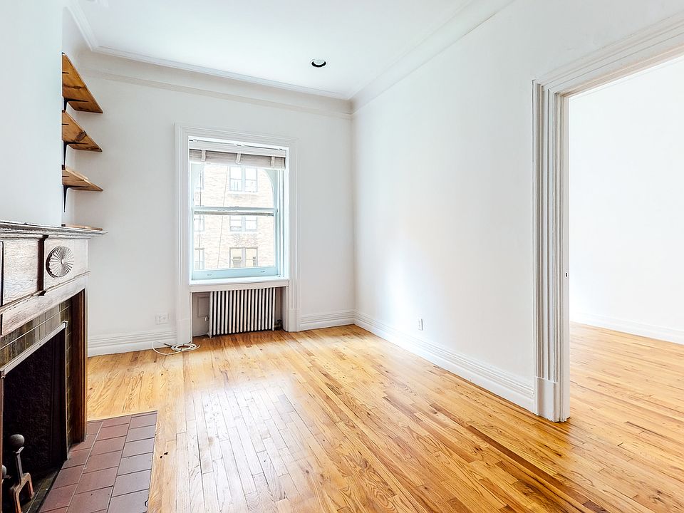 2nd image of 323 W 82nd St Penthouse A