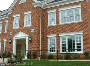 7901 Belle Point Dr, Greenbelt, MD 20770