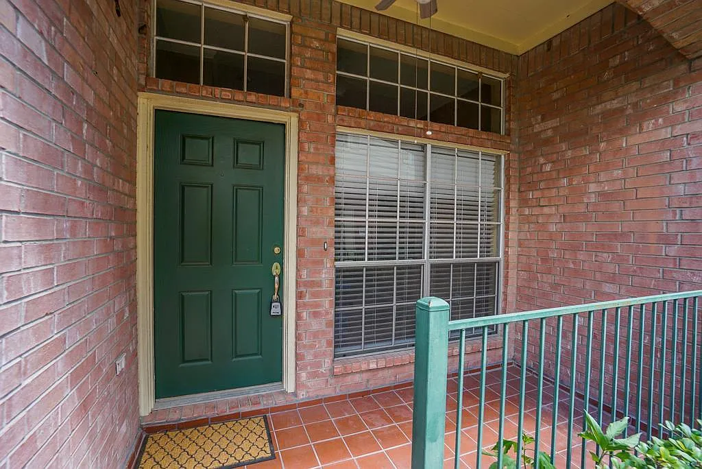 3 bed, 3.0 bath, 1435 sqft, $1,850 — Photo 3