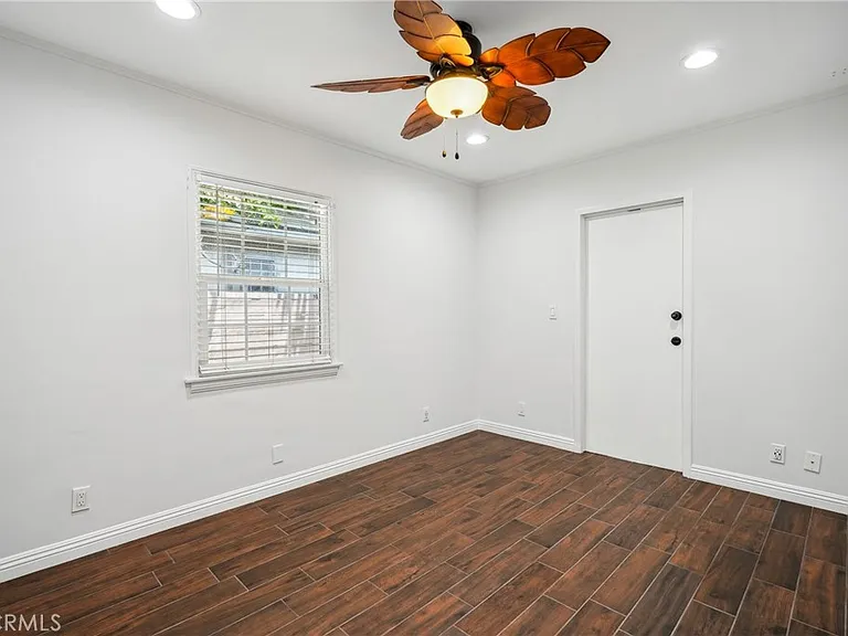 3816 S Victoria Ave — Photo 22