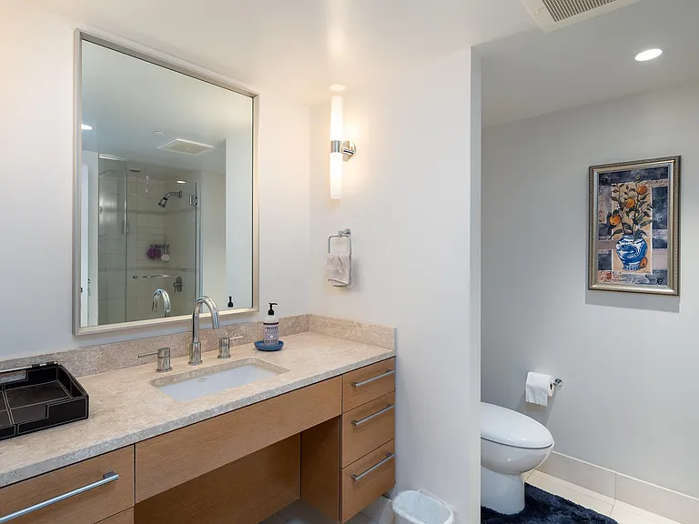 1177 Queen St #4106 — Photo 14