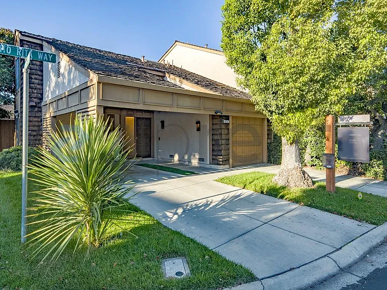 4762 Rio Rita Way — Photo 1