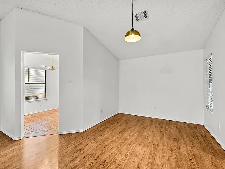 7403 Dallas Dr — Photo 16