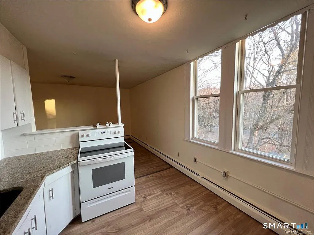 2 bed, 1.0 bath, 700 sqft, $1,550 — Photo 4