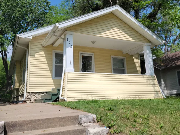 122 S 17th St, Manhattan, KS 66502