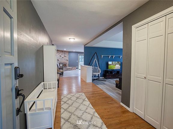 4th image of 5946 Gleneagle Ave SW