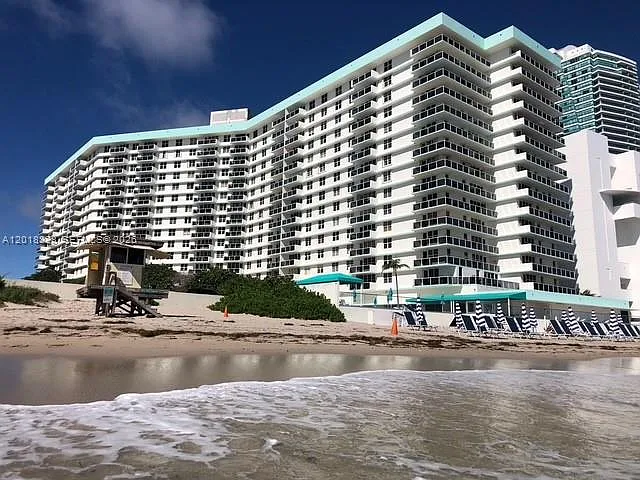 3725 Ocean Dr #Penthouse 03 — Photo 2