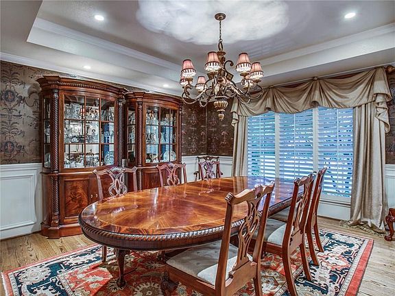 5th image of 5822 Berkshire Ln