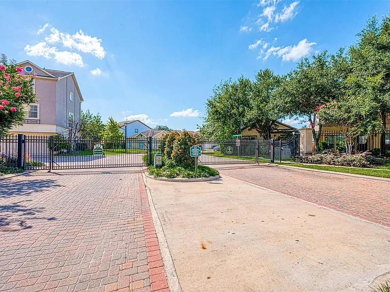3302 Clearview Cir — Photo 42