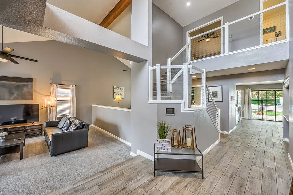 Furnished Rental — Photo 2