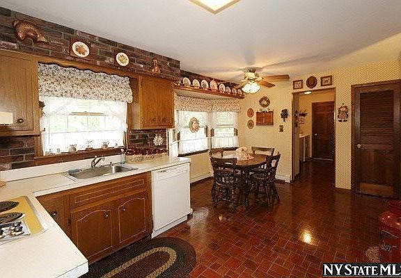 3rd image of 57 Peachtree Ln