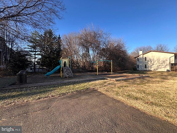 5th image of 4129 Meadowland Ct