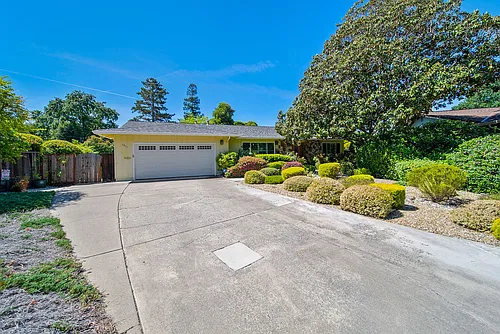 1911 Chateau Ct Photo 1
