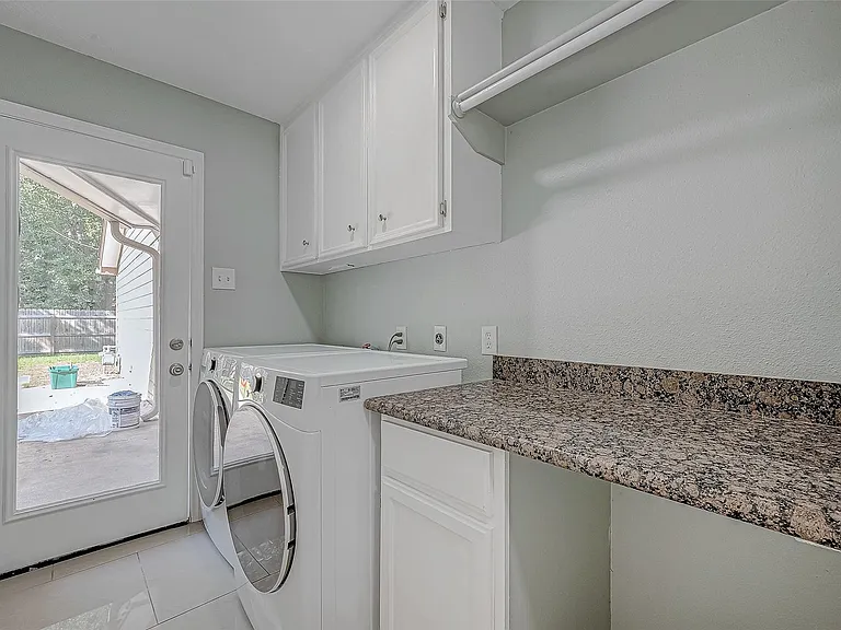 8110 Bent Oak Ln — Photo 21