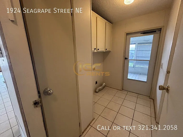 1924 Seagrape St NE — Photo 16