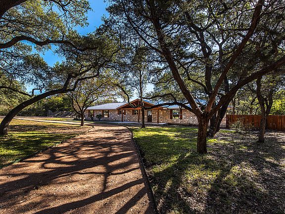 5th image of 7401 Mowinkle Dr