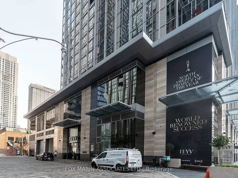 11 Yorkville Ave #802 — Photo 31