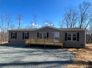 1087 Old Indian Trl, Moneta, VA 24121