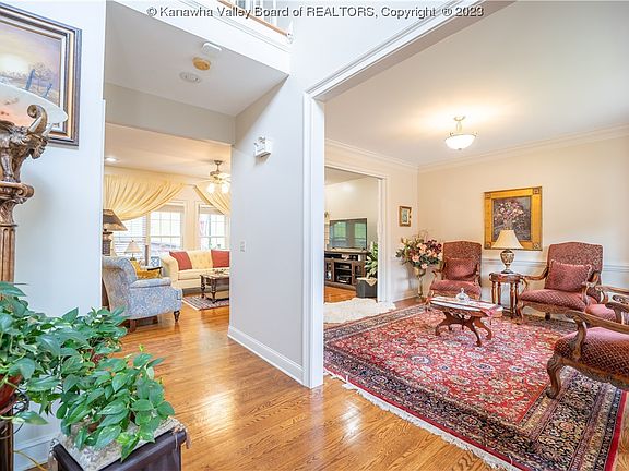 5th image of 219 Southern Woods Dr