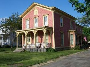 98 Lake St, Le Roy, NY 14482