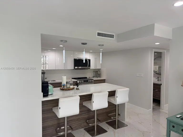 1800 Collins Ave #3H — Photo 11