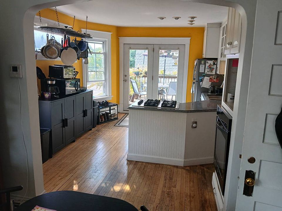 2nd image of 3044 Humboldt Ave S