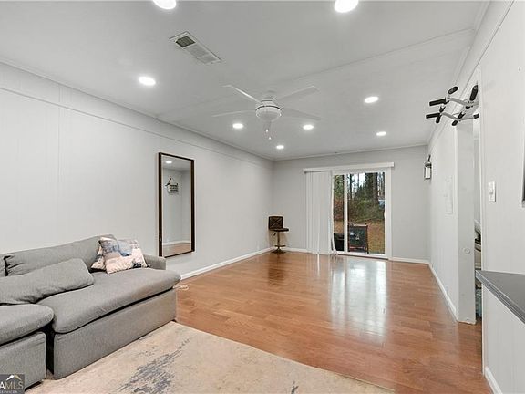 5th image of 1454 Helen Ln SW