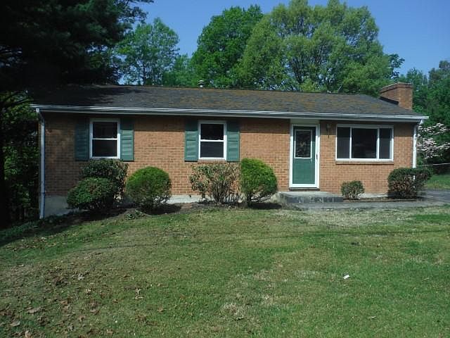 1st image of 2976 Creekwood Dr