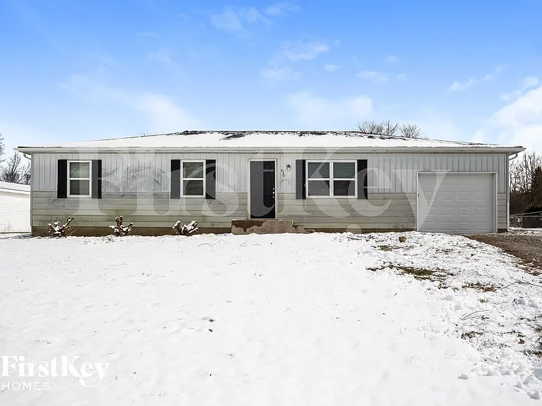 439 Fox Cir — Photo 1