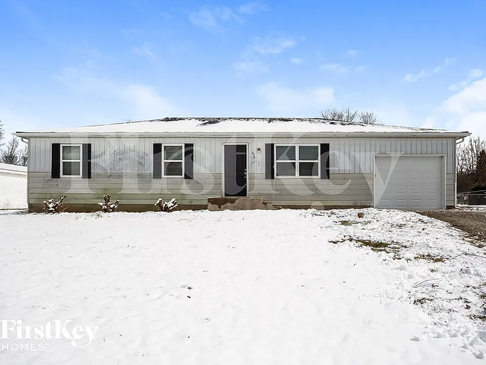 439 Fox Cir