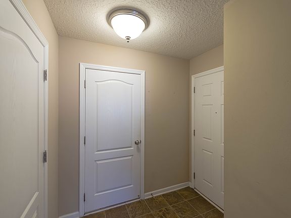 5th image of 109 Monte Carlo Ct