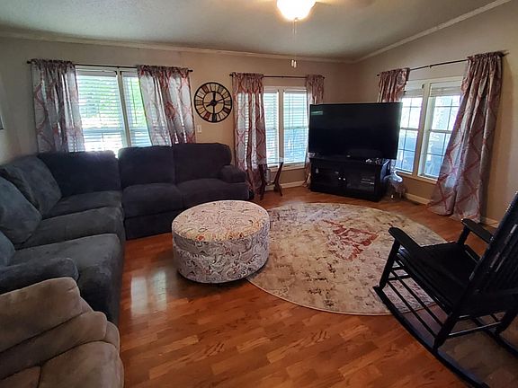 5th image of 190 McKinney Rd