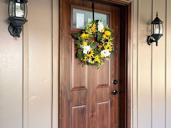 3rd image of 207 Walnut Dr